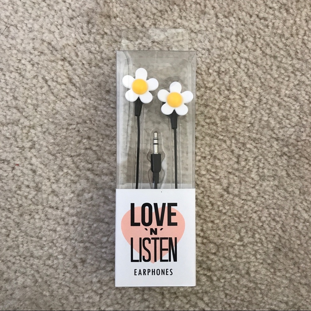 NWT Daisy Earbuds