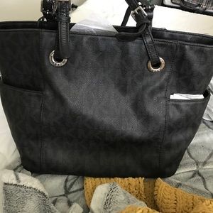 Micheal kors tote