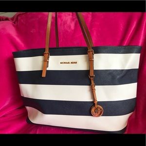 Michaels Kors stripped purse