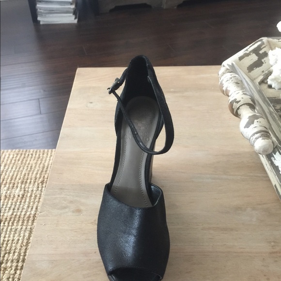 Vince Camuto platform shoes - Picture 2 of 7