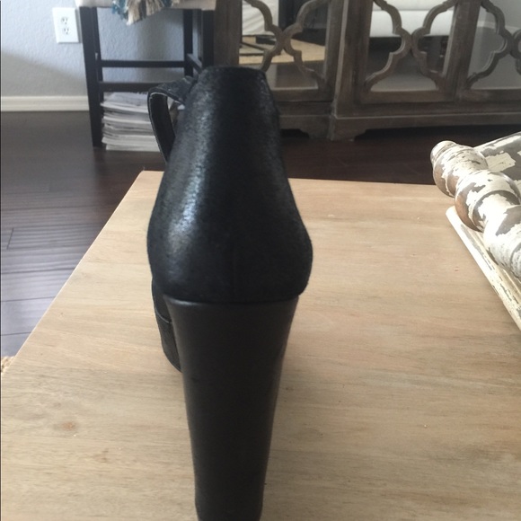 Vince Camuto platform shoes - Picture 4 of 7