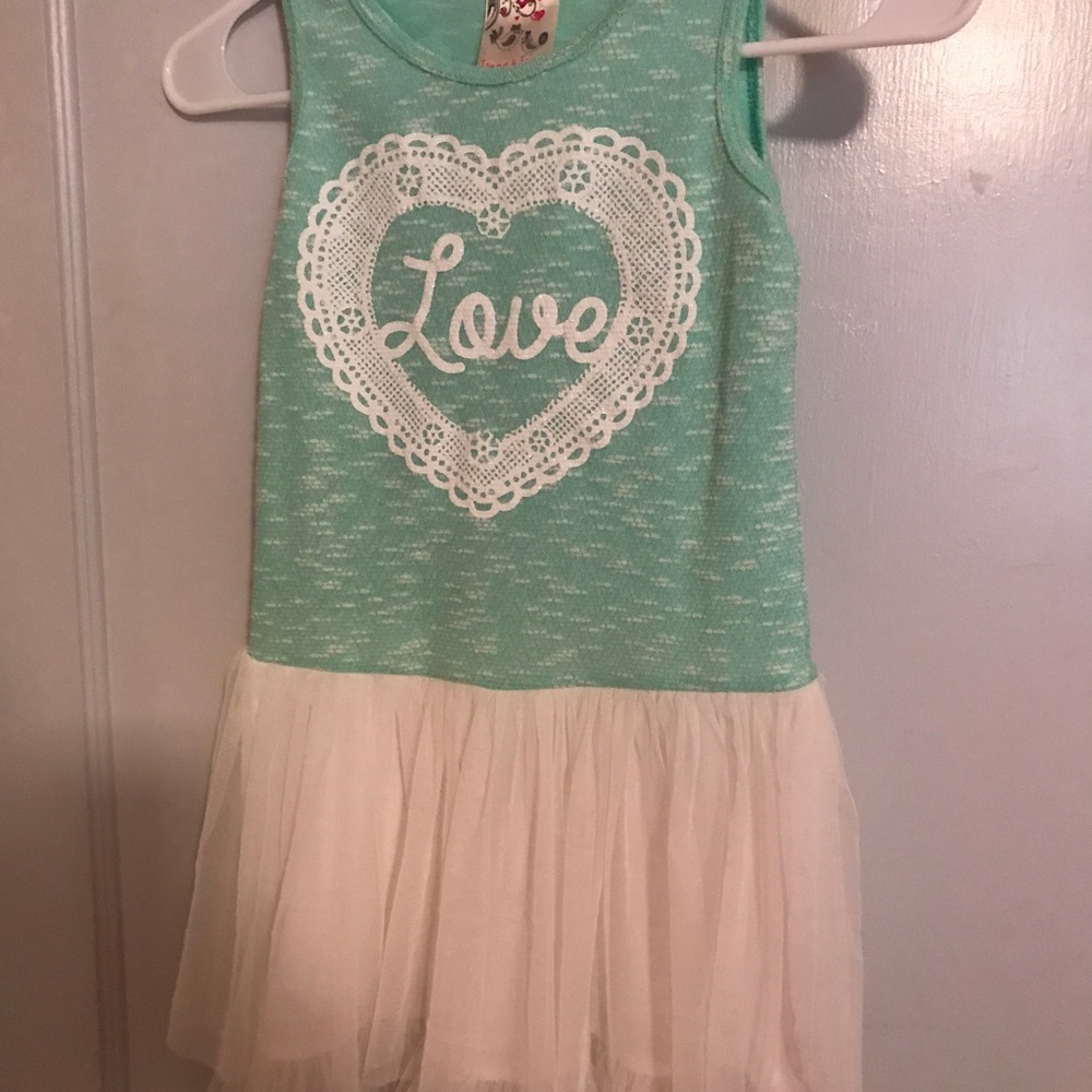 NWOT Girls size 6 dress.  So cute!