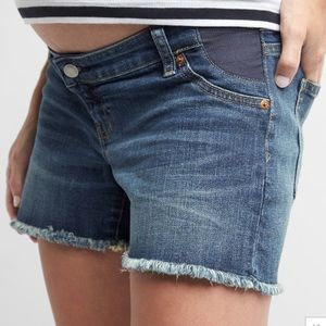 Gap maternity shorts
