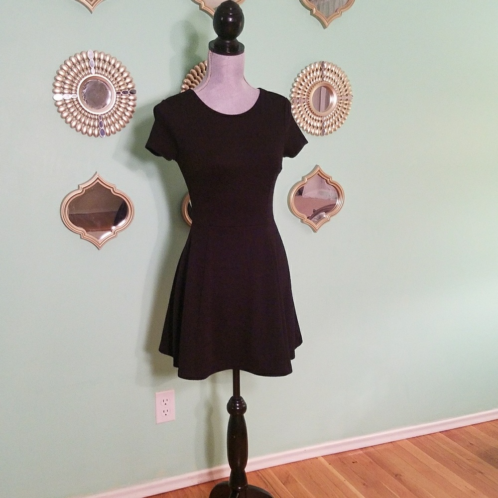 CLOSET SALE Black Circle/Skater Dress
