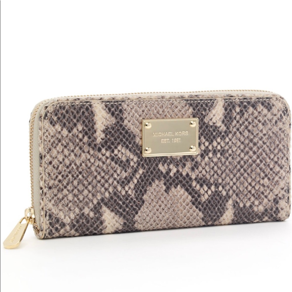 Michael kors wallet