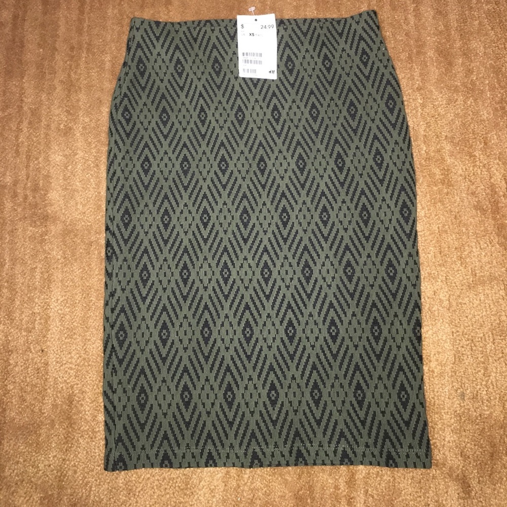 Olive green x black skirt H&M