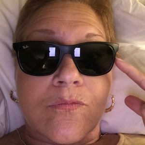 Meet your Posher, Cynthia