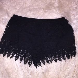 DIVIDED 🖤lace shorts