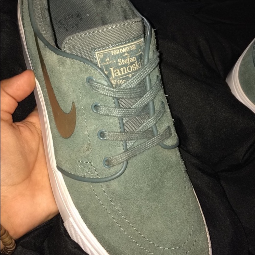 Green and gold Nike Stefan janoski