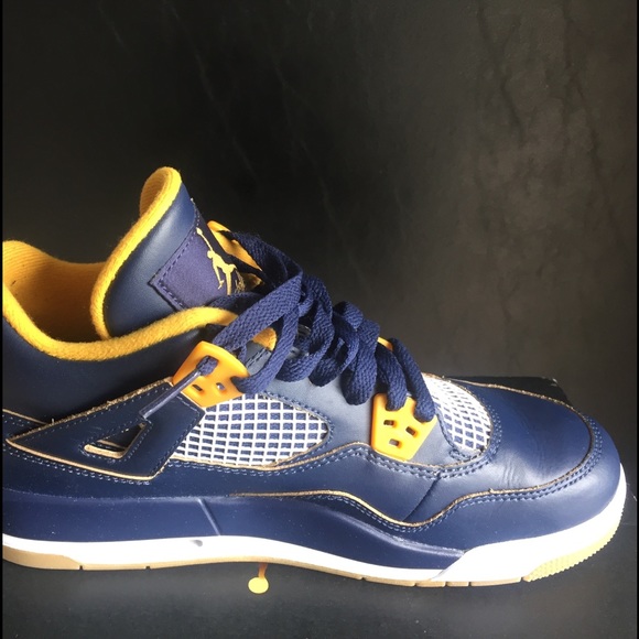 Air Jordan 4 dunk from above - Picture 3 of 4