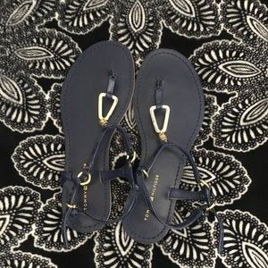 Baby and gold Tommy Hill figure sandals