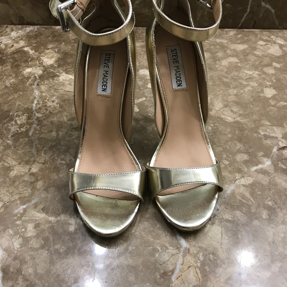 Steve Madden heel