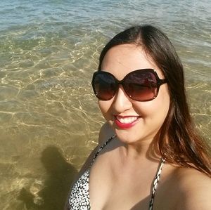 Meet your Posher, Angelica