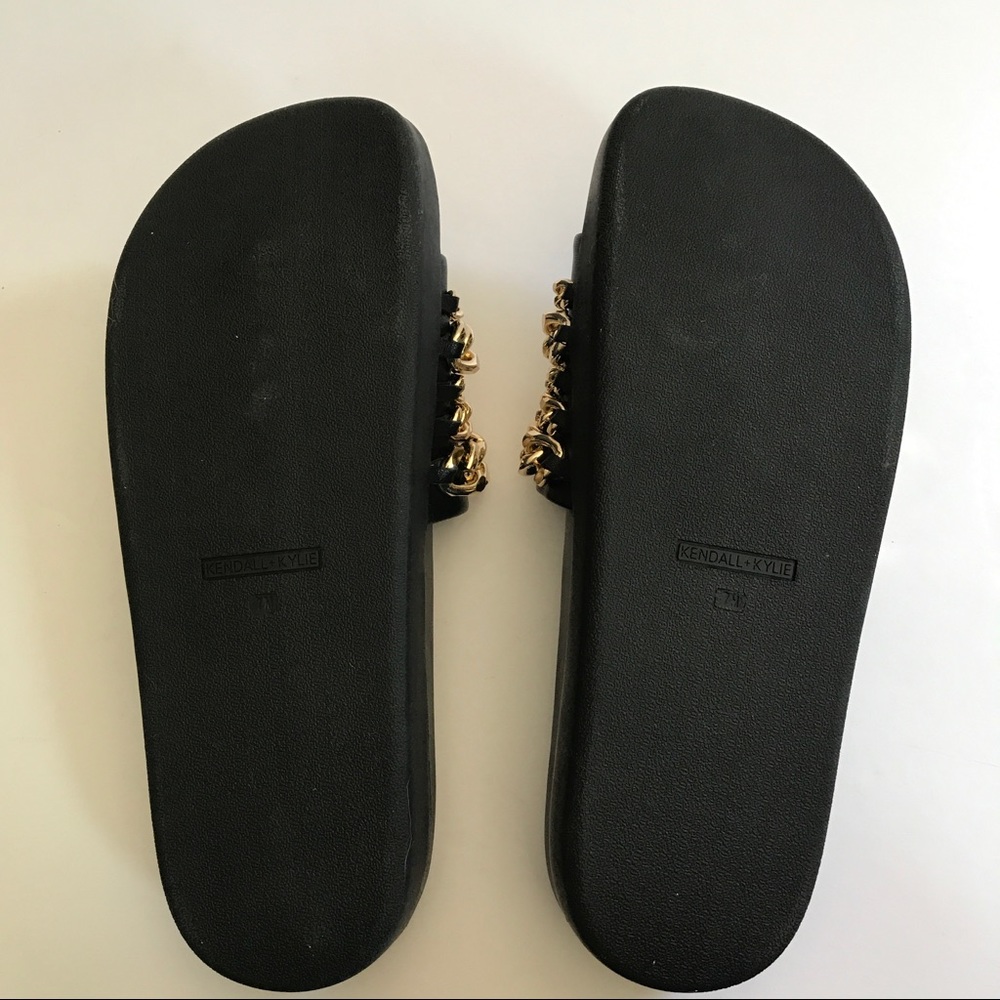 Kendall + Kylie Shiloh Chain Link Platform Slides - Picture 6 of 6