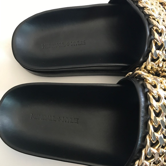 Kendall + Kylie Shiloh Chain Link Platform Slides - Picture 4 of 6