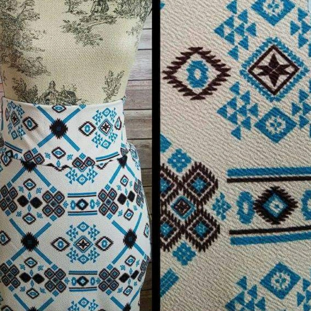 Lularoe Cassie. New with Tags