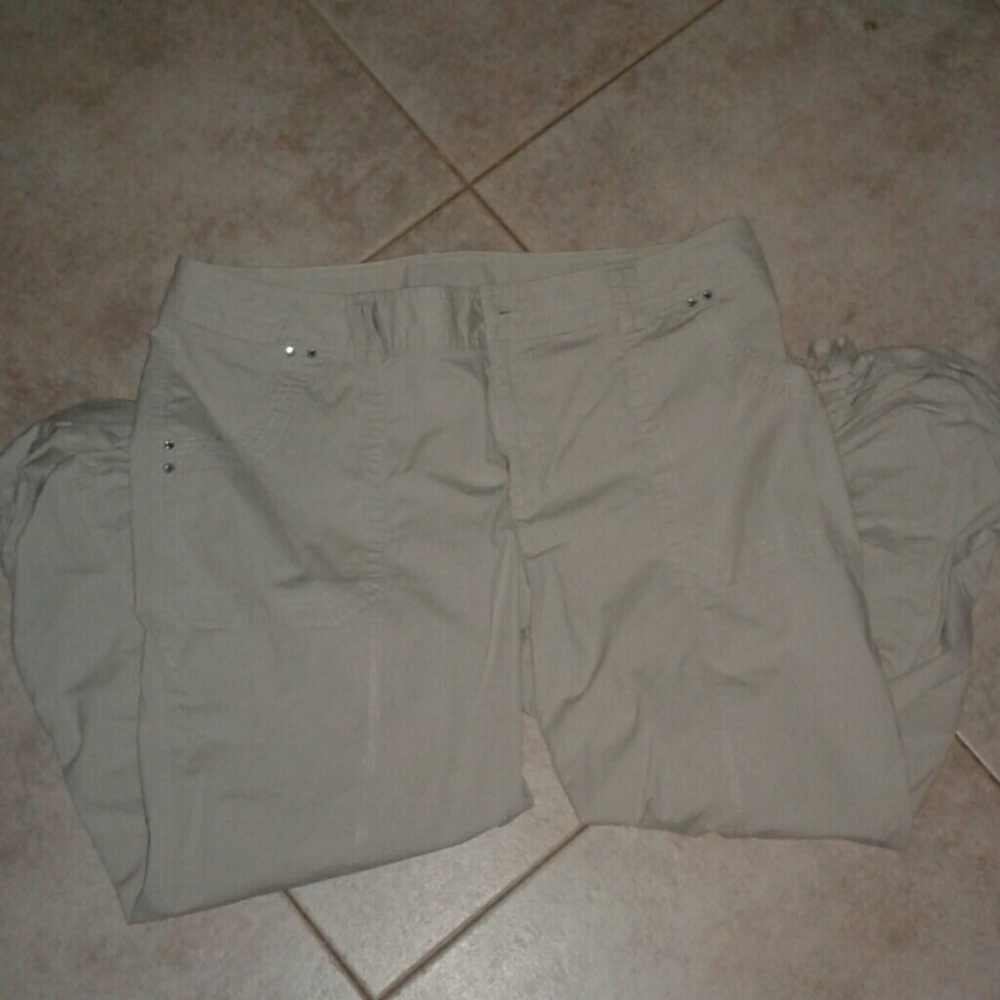 Khaki capris