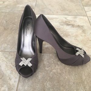 Lulu Townsend Pumps