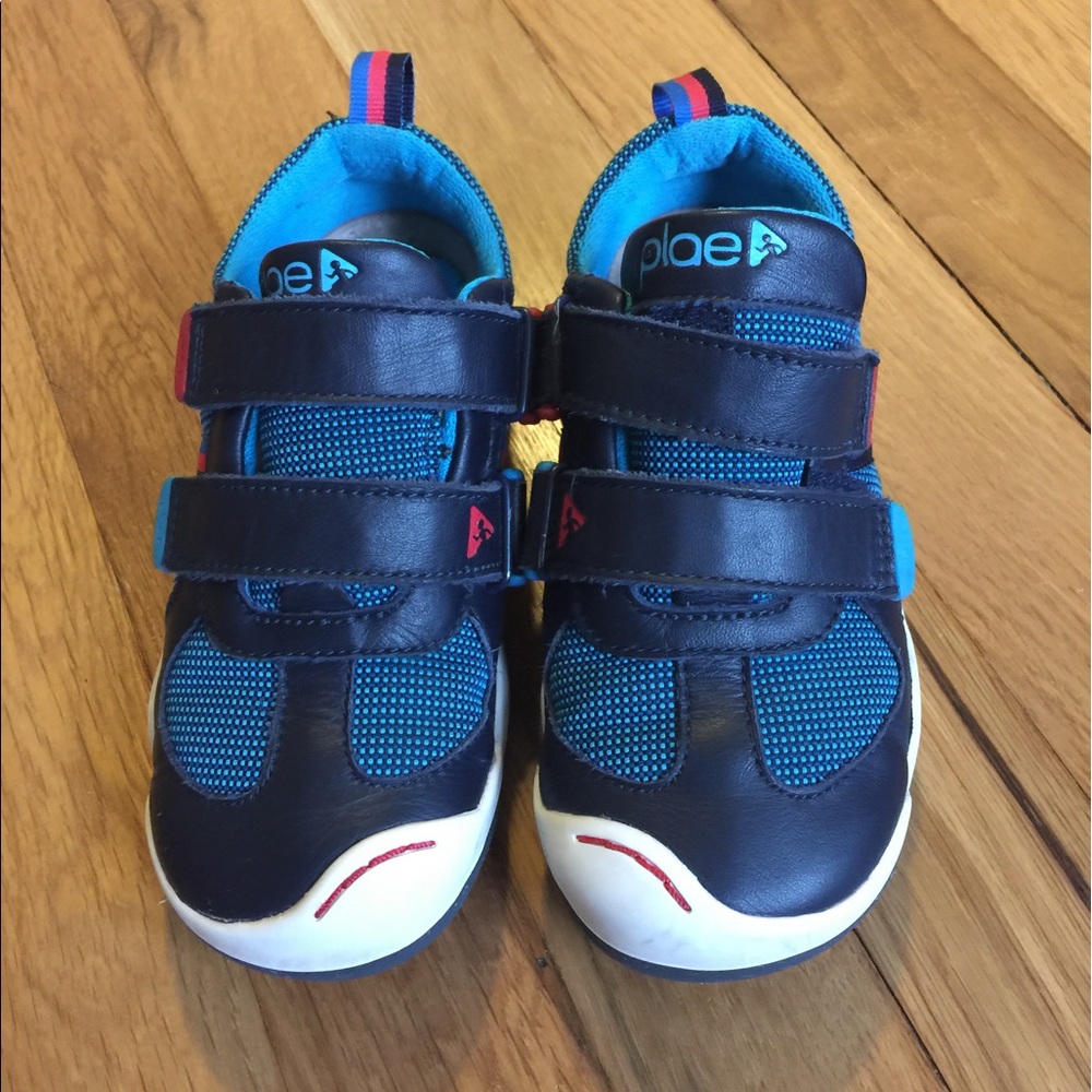 Plae Shoes