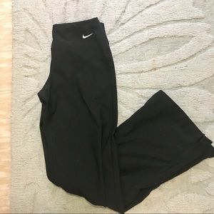 Nike yoga leggings