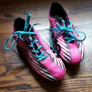 Umbro kids soccer cleats