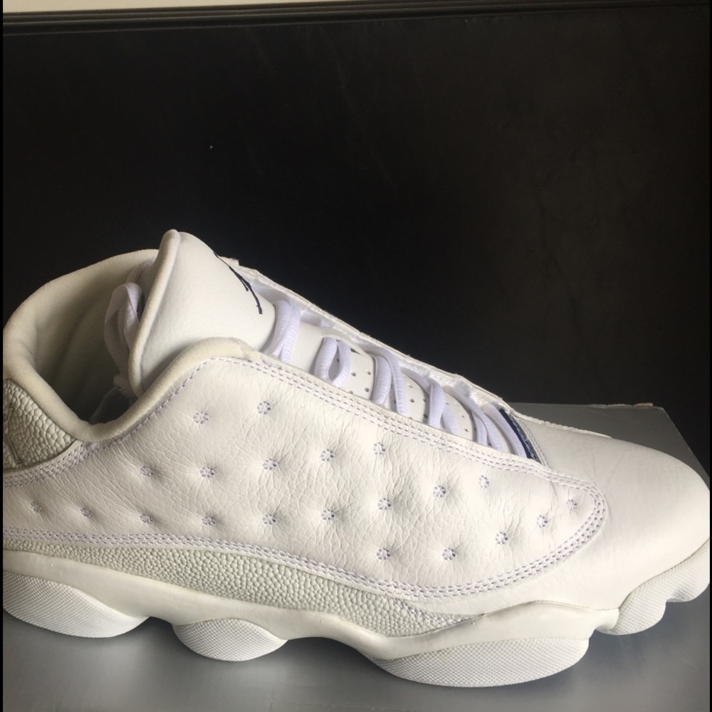 Air Jordan 13 low white