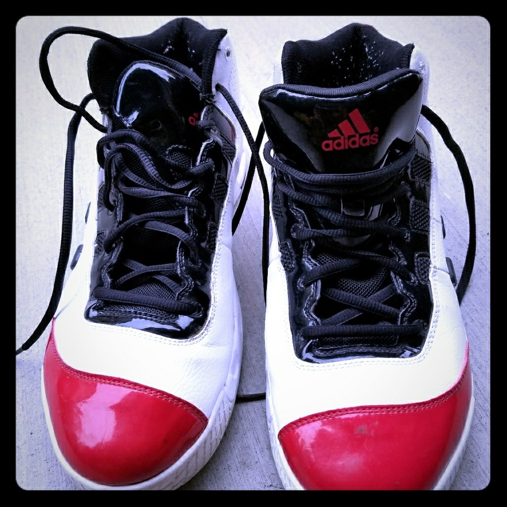 Adidas Mens size 13 sneaker