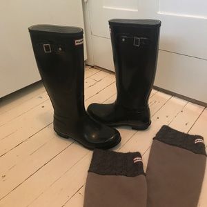Black hunter rain boots WITH liners