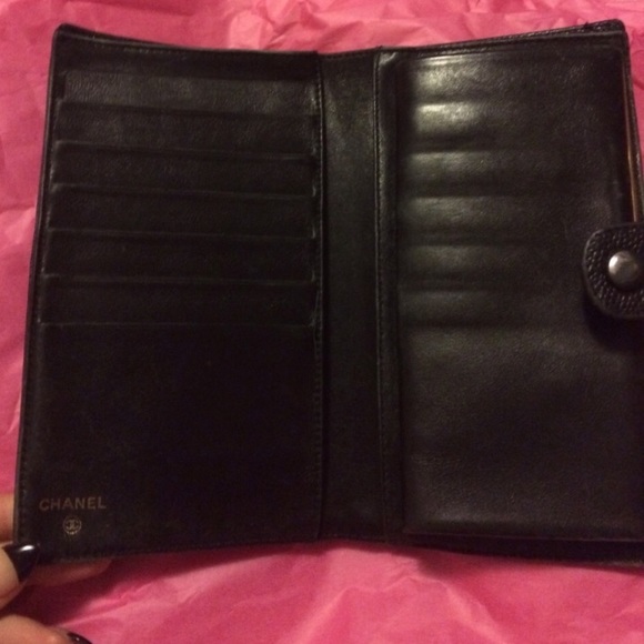 Authentic Chanel billfold wallet - Picture 2 of 8