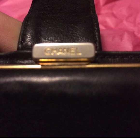 Authentic Chanel billfold wallet - Picture 3 of 8