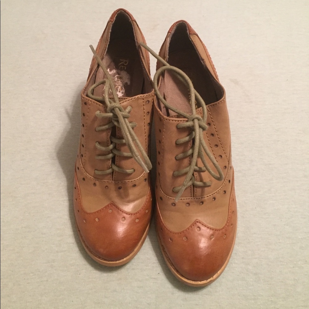 Kenneth Cole restricted oxford pump