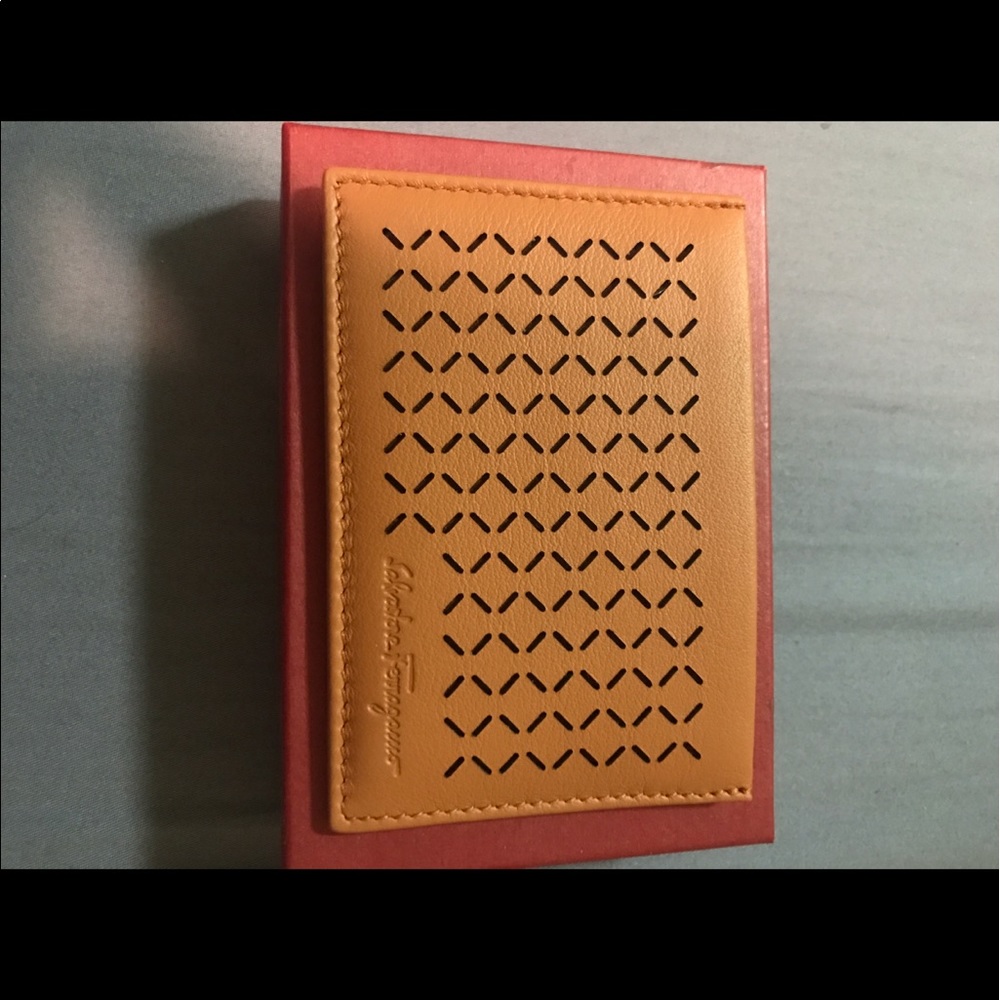 NIB 100% authentic ferragamo card case