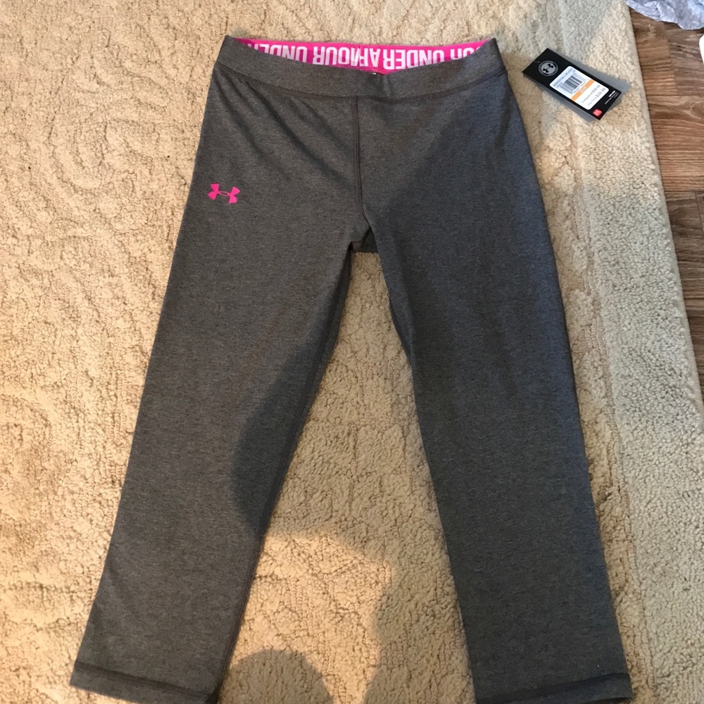 Under armor grey Capri leggings