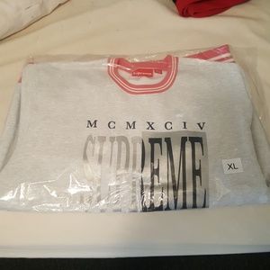 Supreme crewneck