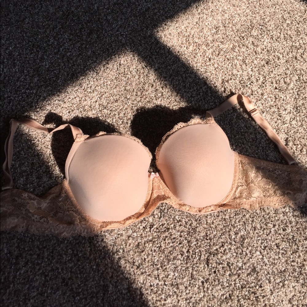 Victoria's Secret bra- lined demi