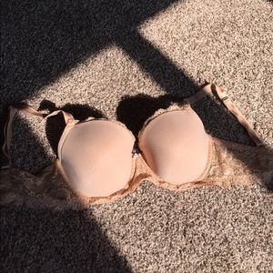 Victoria's Secret bra- lined demi