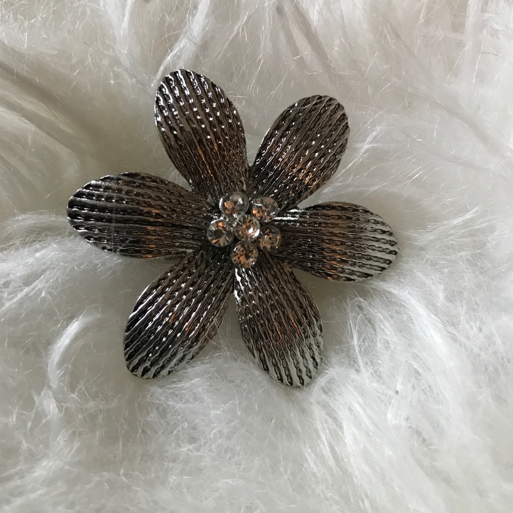 Silver Flower ring - Picture 2 of 2