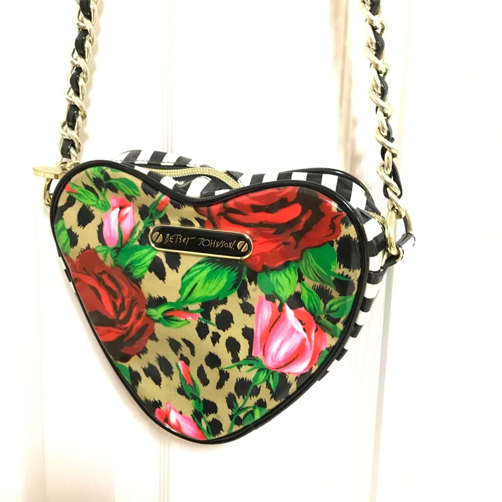 Betsey Johnson heart purse