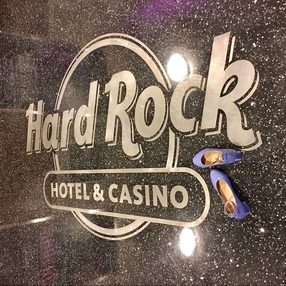 Pretty periwinkle pump!
