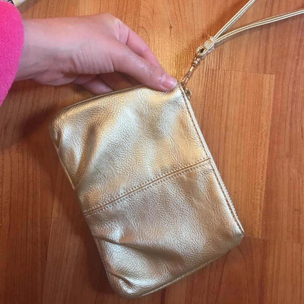 Wristlet perfect for prom/formals