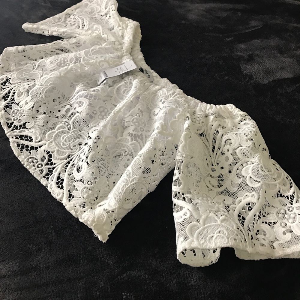 Bebe White Lace Crop Top - EUC