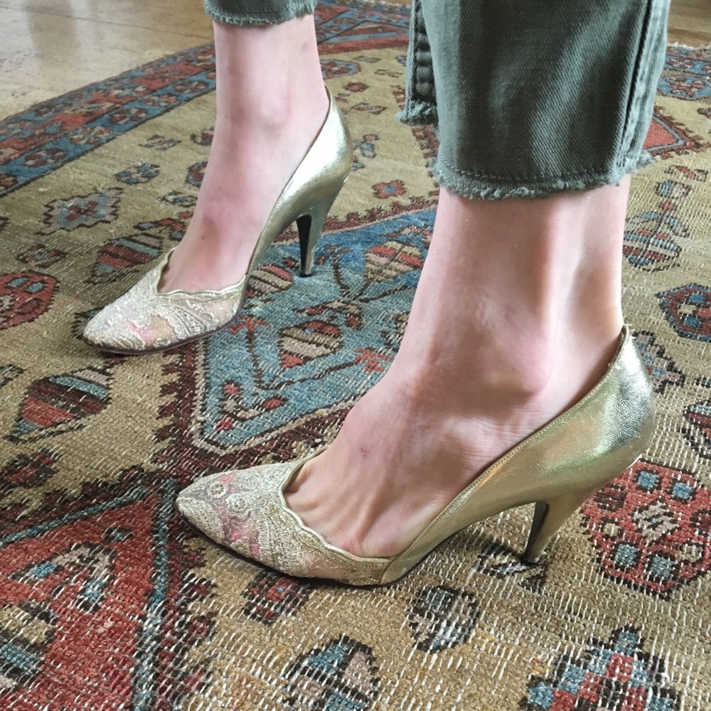 Gold Metalic Lace Heels Stuart Weitzman Martinique