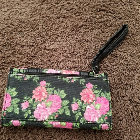 A wallet - Picture 2 of 3