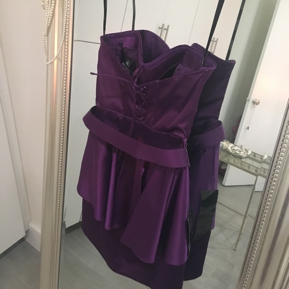 Formal dress - Picture 4 of 5