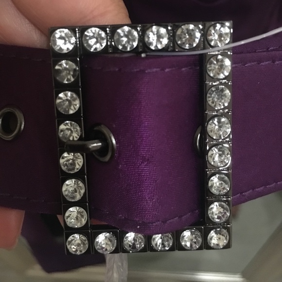 Formal dress - Picture 5 of 5