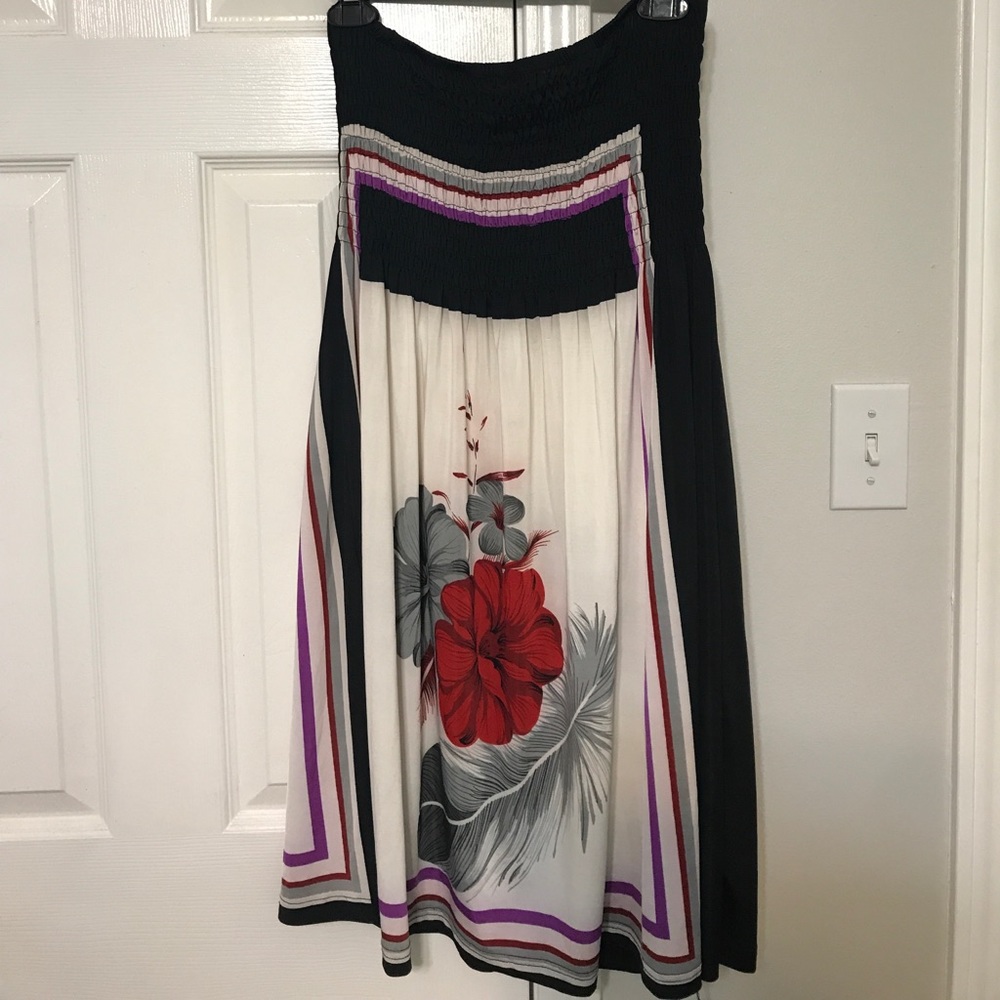 Short sleeveless dress