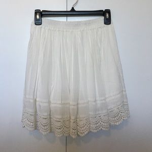 Off-white skirt with crotchet detailing