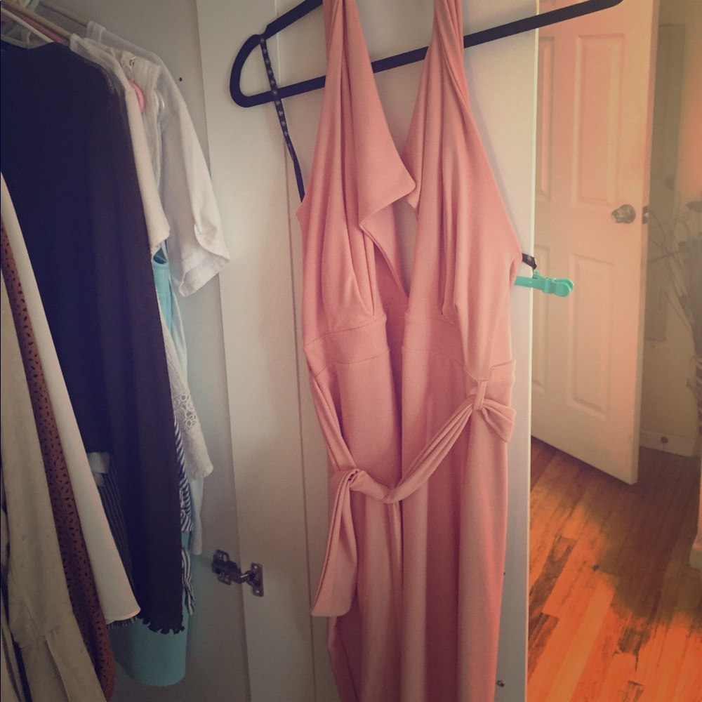 Carli Bybel X Miss Guided  Low Collar Dress 💗
