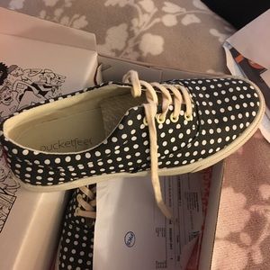 Tenni shoes