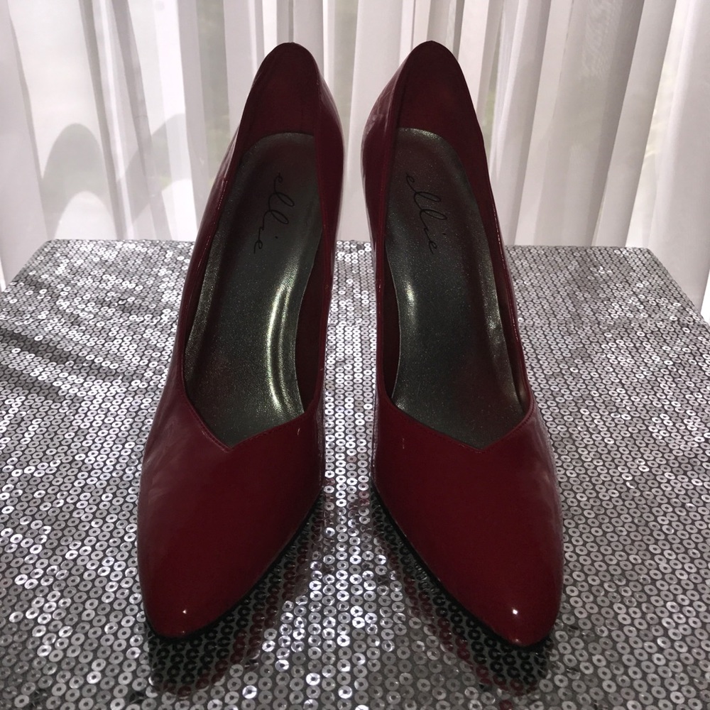 Red Patent Leather 4.5" Heels in sz 10